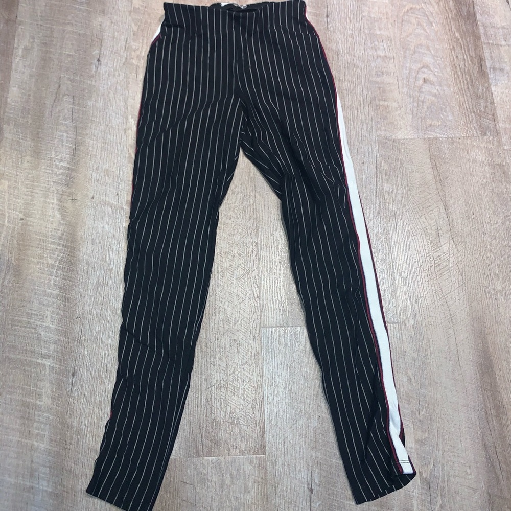 Lipstick Misfit pin stripe legging/pant